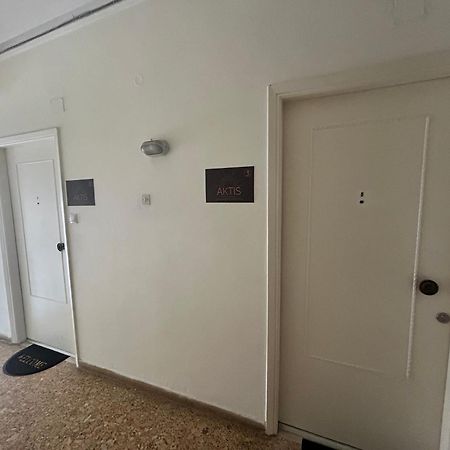 Aktis Apartment 3 Near Airport Artemida  Bagian luar foto