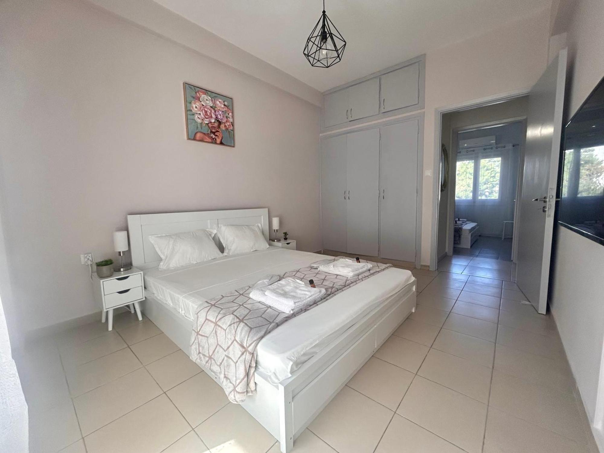 Aktis Apartment 3 Near Airport Artemida  Bagian luar foto