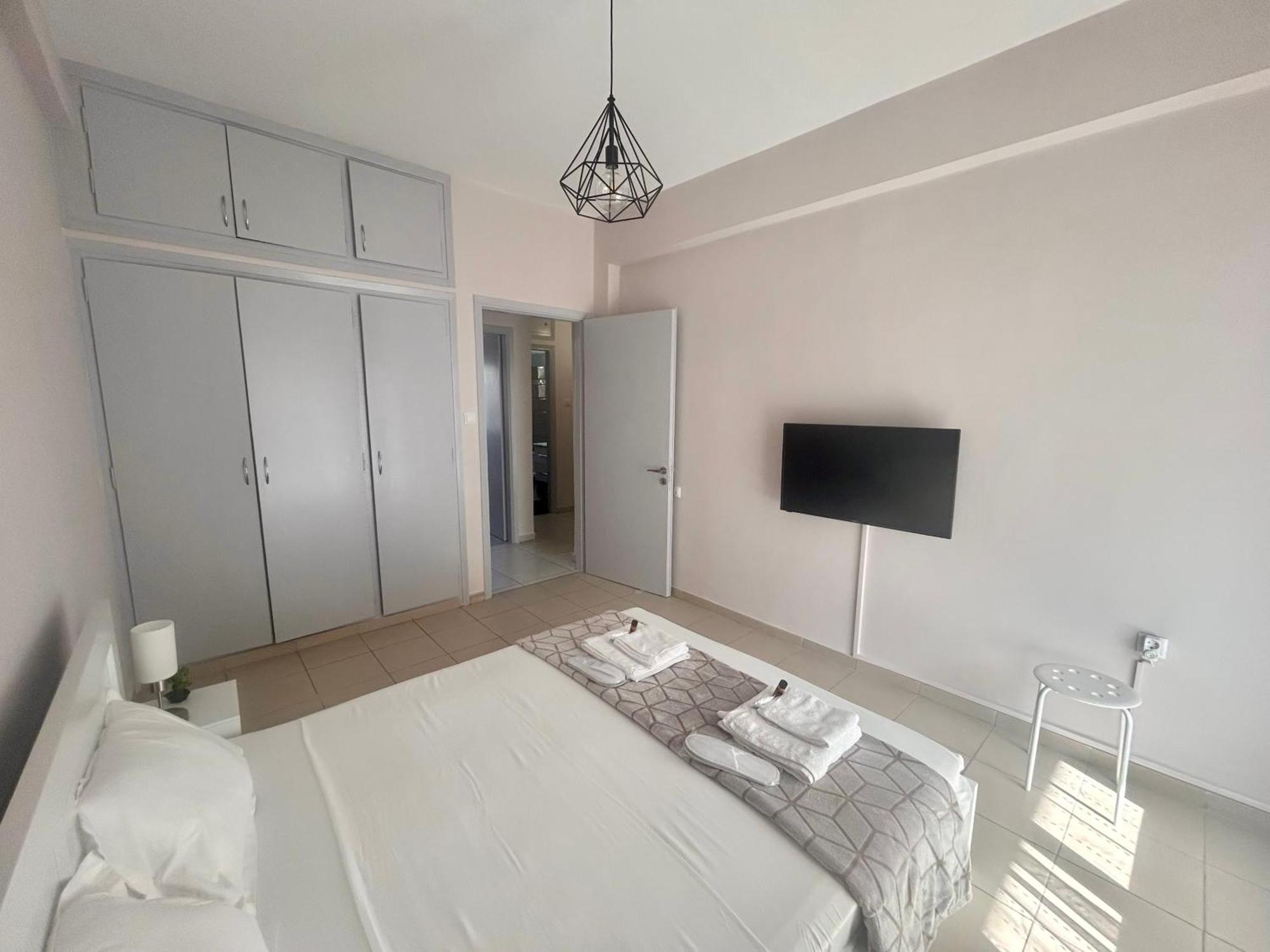 Aktis Apartment 3 Near Airport Artemida  Bagian luar foto
