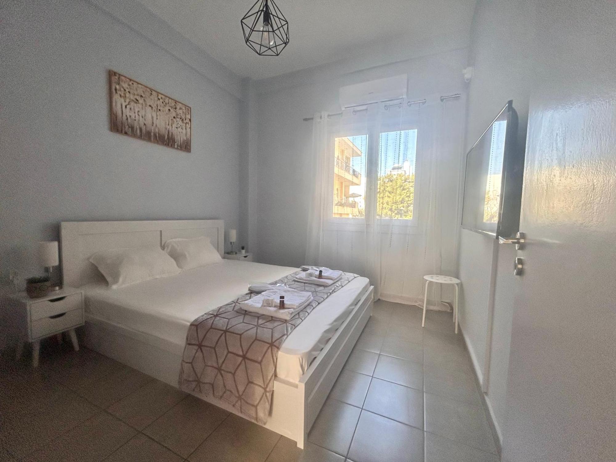Aktis Apartment 3 Near Airport Artemida  Bagian luar foto