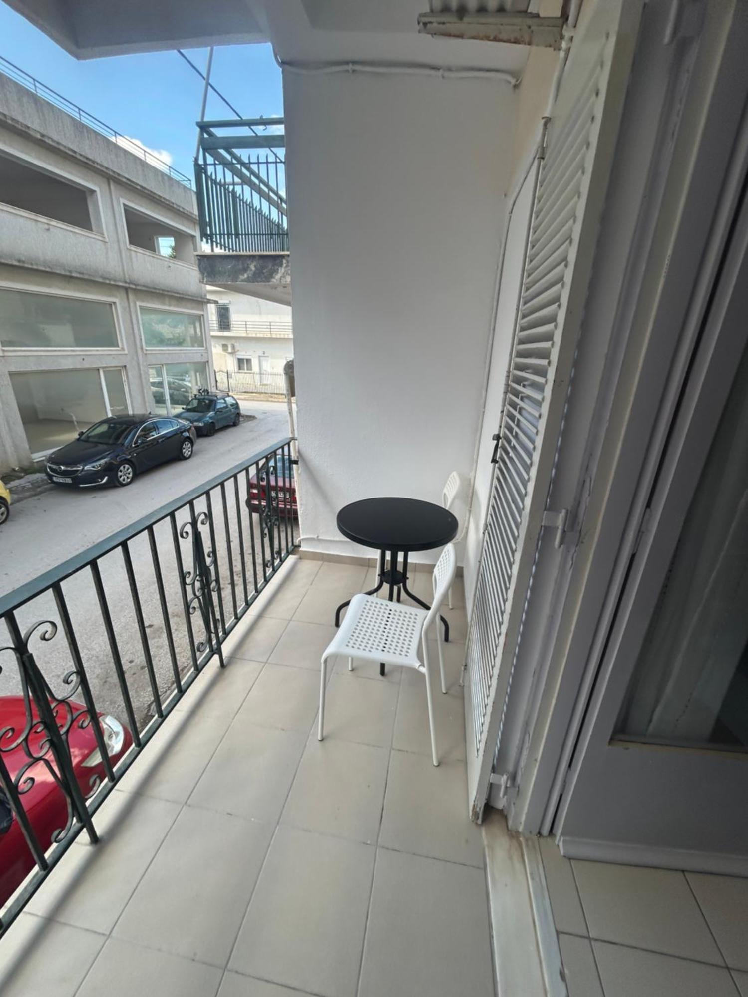 Aktis Apartment 3 Near Airport Artemida  Bagian luar foto