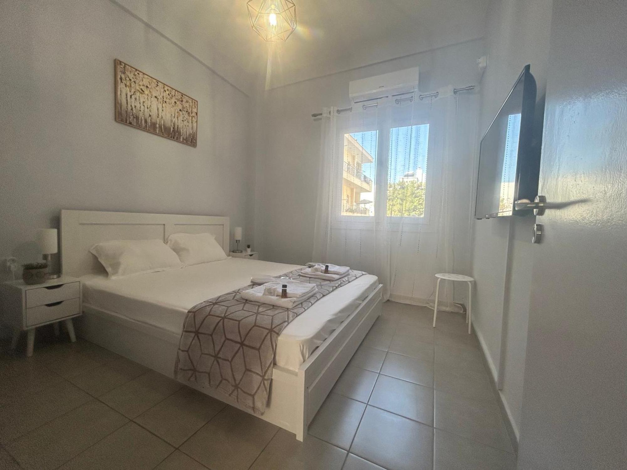 Aktis Apartment 3 Near Airport Artemida  Bagian luar foto