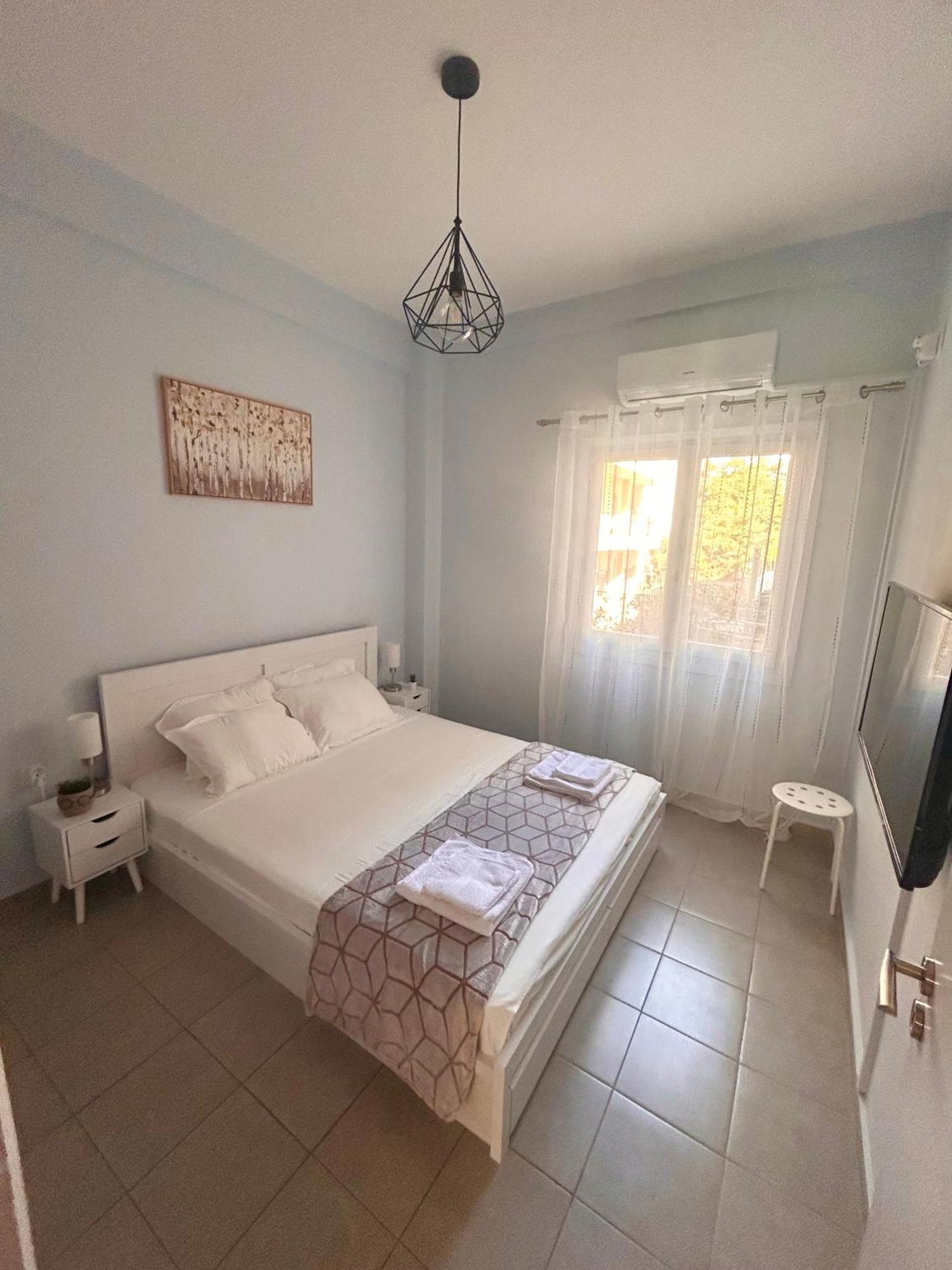 Aktis Apartment 3 Near Airport Artemida  Bagian luar foto